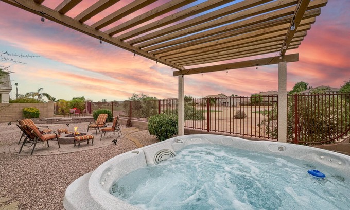 Seville House | Golf Course Home in Seville Gilbert! 30 Night Min!