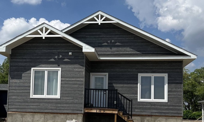 Elbow Cabin | Golf Course property--10 min walk to beach & Lake Diefenbaker.