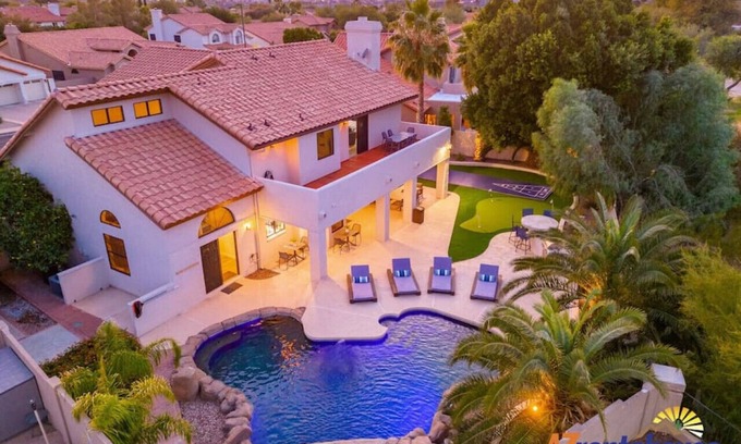 Red Mountain Ranch House | Golf Course Stunning Villa+Shuffleboard+Puttputt+HeatedPool+WaterFeature+PokerTable