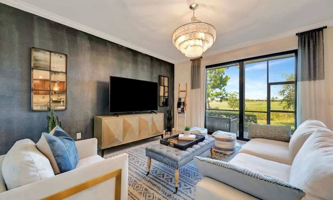 Lakewood Ranch Apartment | Golf Course Townhome, Resort Amenities, 2B Luxury