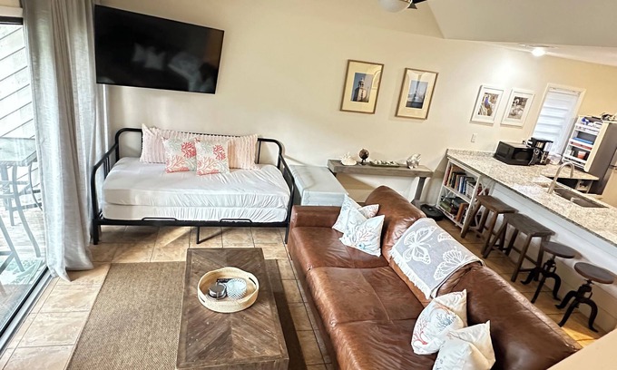 Seabrook Island House | Golf course view villa one mile from the beach