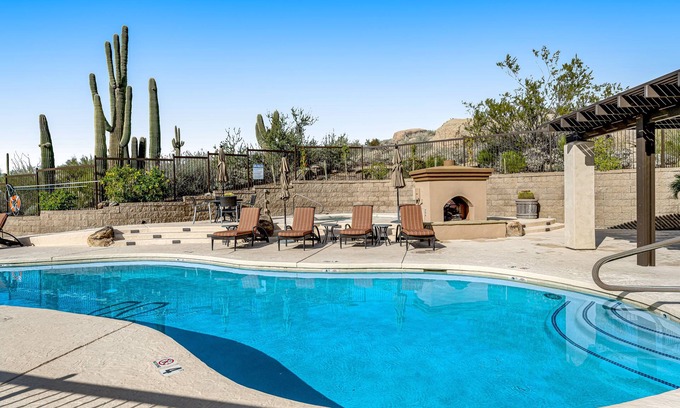 Troon North Condo | Golf-Course View Condo with Central AC & Washer/Dryer - Shared Pool & Hot Tub