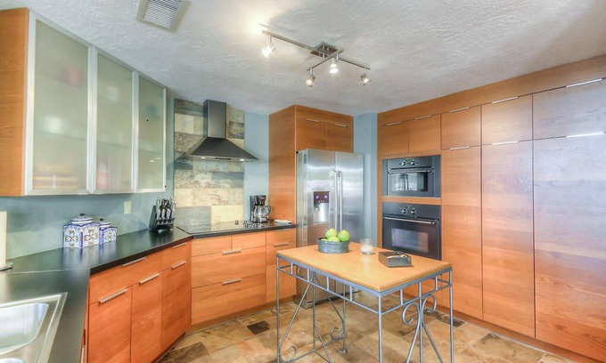 Red Mountain Ranch House | Golf course view retreat in Mesa.