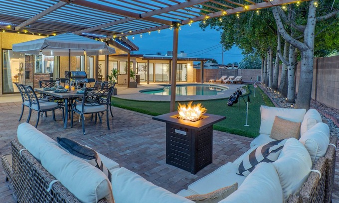 East Mesa House | Golf Course View, Sleeps 10, Remodeled Vacation Getaway, Pool, Putt Green, Fire Pit, Pool Table