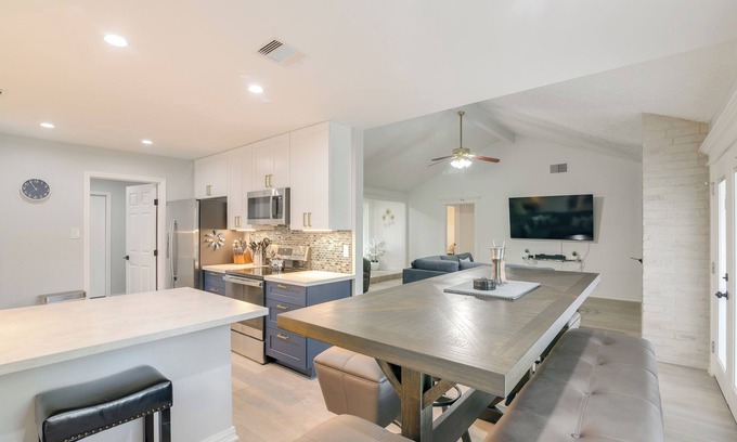 Barker House | Golf & Get Outside - Family Home in Houston!