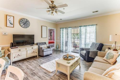 Little River Apartment | Golf Getaway by Casino, Dolphin Cruises and Beach!
