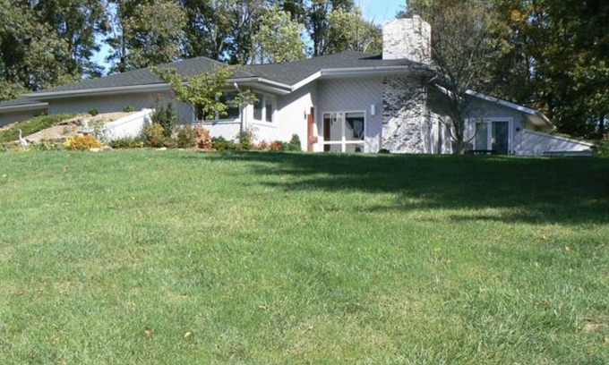 Celestine House | Golf Getaway - Located next to Sultan's Run Golf Course
