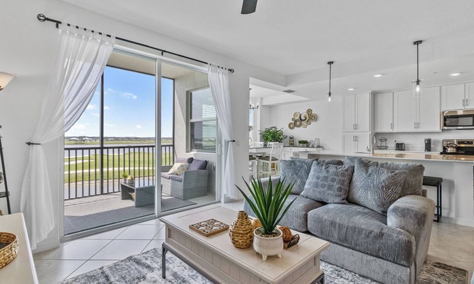 Immokalee House | Golf Getaway: Luxury Living