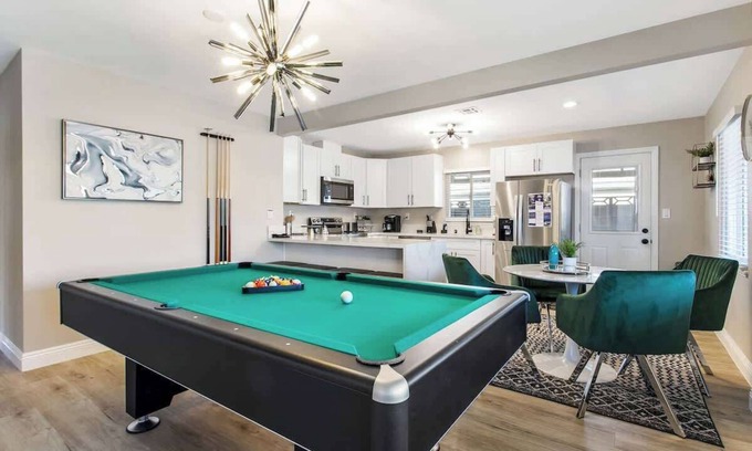Townsite House | Golf, Hot Tub, Pool Table - Remodeled 3BR LV Home