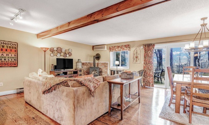 West Hartford Condo | Golf, Lake Pinneo & The Club | Windsor Village 4A
