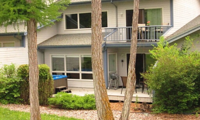 Columbia Falls House | Golf! Ski! Fish! Hike! Relax.