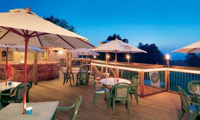 Cheat Lake Apartment | Golf & Spa Retreat: Lakeview Resort Studio w Pool & Spa Sauna