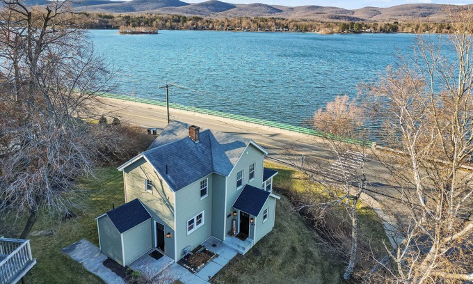 Pittsfield House | Golf, Swim & Ski: Gem w/Lake Access in Pittsfield