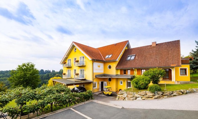 Burgauberg-Neudauberg House | Golf & Thermenland Sonnenpension Frühstückshotel Burgauberg Stegersbach