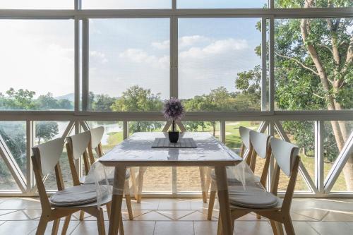 Khanong Phra Apartment | Golf View Suite Private Apartment Khao Yai