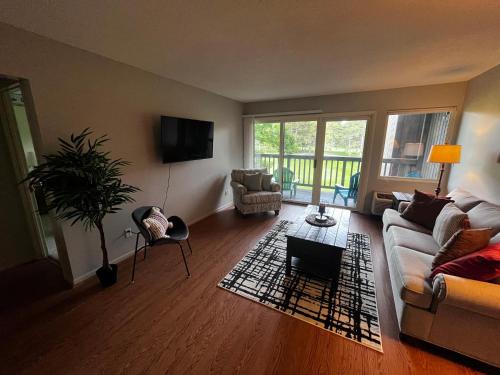 Acme House | Golf View