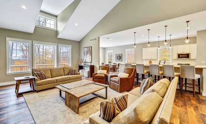 Boyne City House | Golfers dream w/5-star experience! Boyne Mountain ski in/outnGarage, fire-pit!