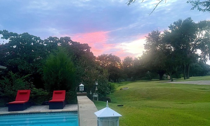 April Sound House | Golfers’ Paradise! 3BR Home/Pool/Golf View/Gated/Marina Access/tennis courts/gym