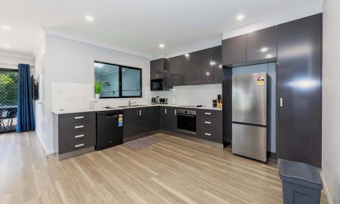 Rosslea Apartment | Golfside Haven Summar