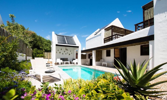 Paternoster House | Gonana Guesthouse