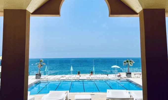 Halat Bed & Breakfast | Gondola marine resort