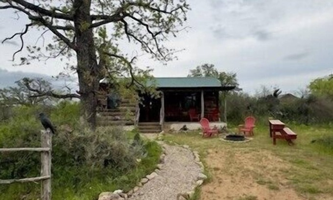 Voca Cabin | Gone Fishing - Castell Cabin - Sleeps 4