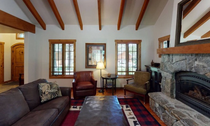 Tamarack Cottage | Gone Skiing - Serene Cottage | Ski-In/Ski-Out Private Hot Tub