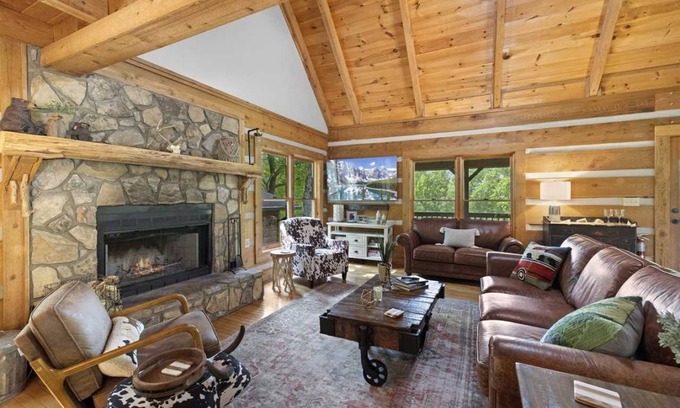 Boone Cabin | Good Dog Dreams