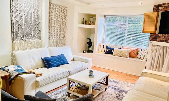 Shawnigan Lake Condo | Good Life (lower Suite) @ Shawnigan Beach Resort.