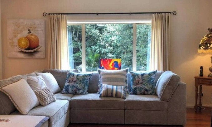 Glenbervie House | Good location about 15 Minutes To the CBD .n9 Cars free parking. free WI-FI ,