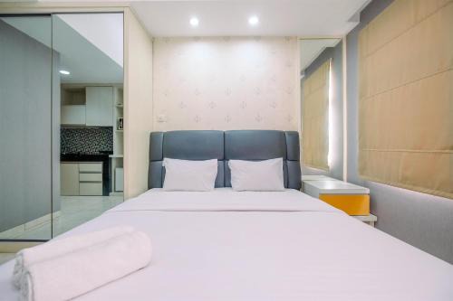 Pondokcina Apartment | Good Location and Cozy Studio Margonda Residence 2 Apartment By Travelio