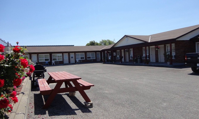 Port Colborne Hotel | Good Night Inn