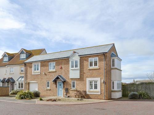 Beadnell House | Good Tides