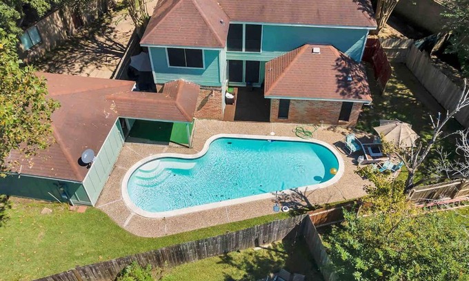 Stafford House | Good Vibes Cul De Sac