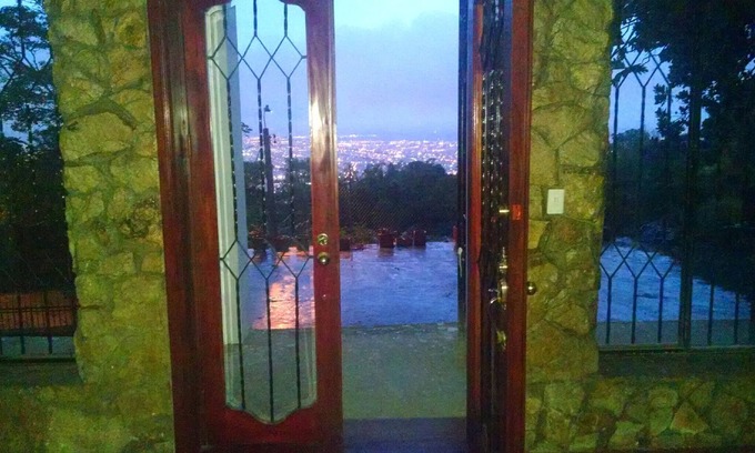 Cali Villa | GOOD VIEW SWIMMING POOL AND NATURE