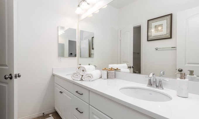 Santa Clarita House | GOODE.HOMES | Luxury Modern Home w/pool/spa