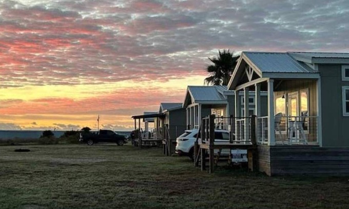 Rockport House | Goose Island Flats - The Ibis 1 BR 1 BA