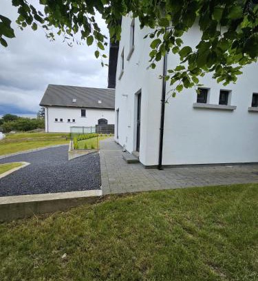 Wingfield Apartment | Gorey Private Lodging & Holiday Mansion