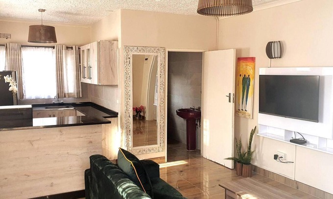 Harare Apartment | Gorgeous 1-bed Apartment in Harare