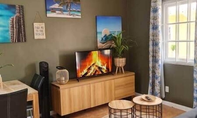 Colon Apartment | Gorgeous 1 Bedroom City Apartment w Pool- N