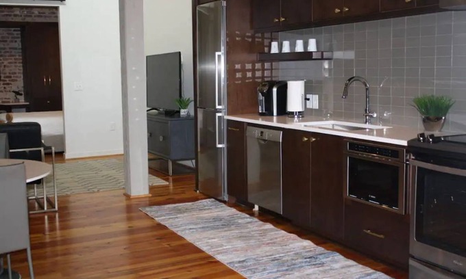 West End Condo | GORGEOUS 1 BR on MAIN #2