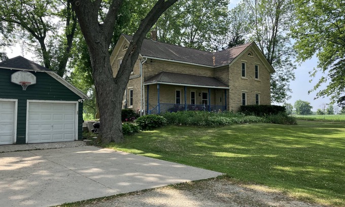 Tisch Mills House | Gorgeous 1890 Remodeled Farmette on 4 acres