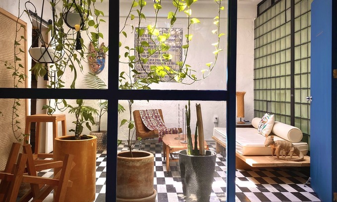 Roma Norte Apartment | Gorgeous 1940s Biblioteca Turned Private Apartment