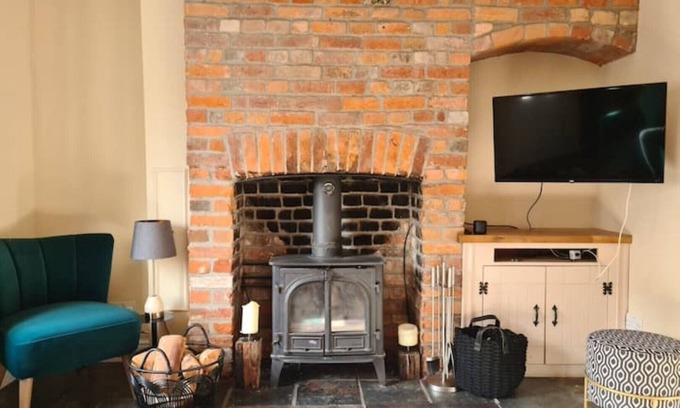 Kintbury Cottage | Gorgeous 2 bedroom Kintbury cottage with garden
