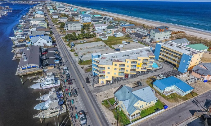 North Carolina Coast Condo | Gorgeous 2 BR/2BA Condo with Ocean and Canal views, heart of Carolina Beach