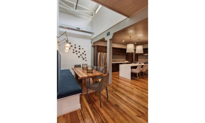 West End House | GORGEOUS 2 BR on MAIN #4