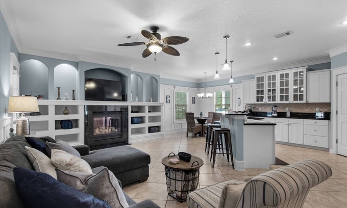 Emerald Waters Village House | Gorgeous! 2 Neighborhood Pools-Near Beach-FAB Master-3BR La Vida Playa🐠