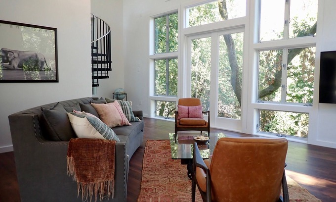 Greenbrae Cottage | Gorgeous 2Bd + Loft with Deck and Gardens. Soaring 20 ft ceilings, huge windows!