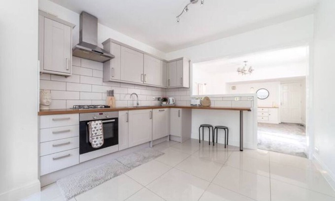 Stroud Green Apartment | Gorgeous 2BR flat w/priv Gdn, Crouch End