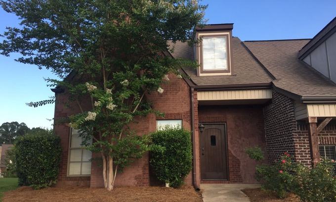 Hoover House | Gorgeous 3 Bedroom - 4 Bed for Short and Long Term Rental Hoover - Vestavia